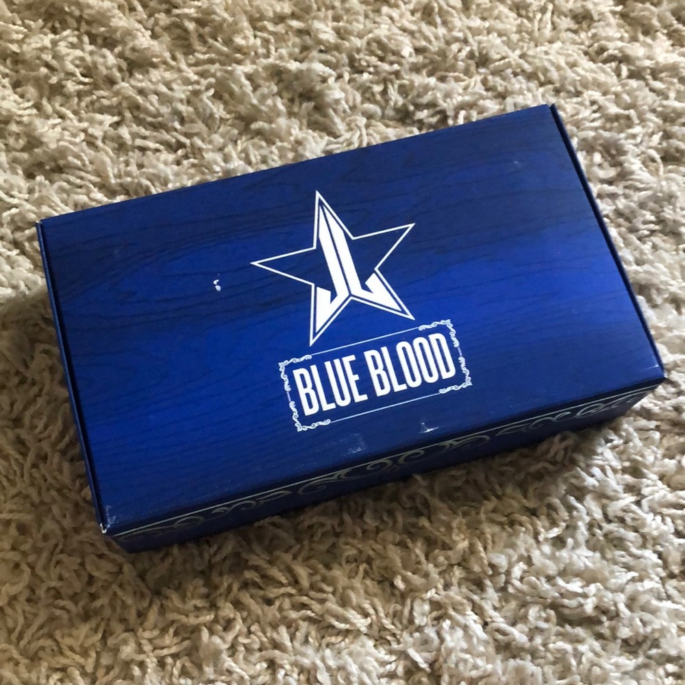 BRAND NEW BLUE BLOOD PALETTE